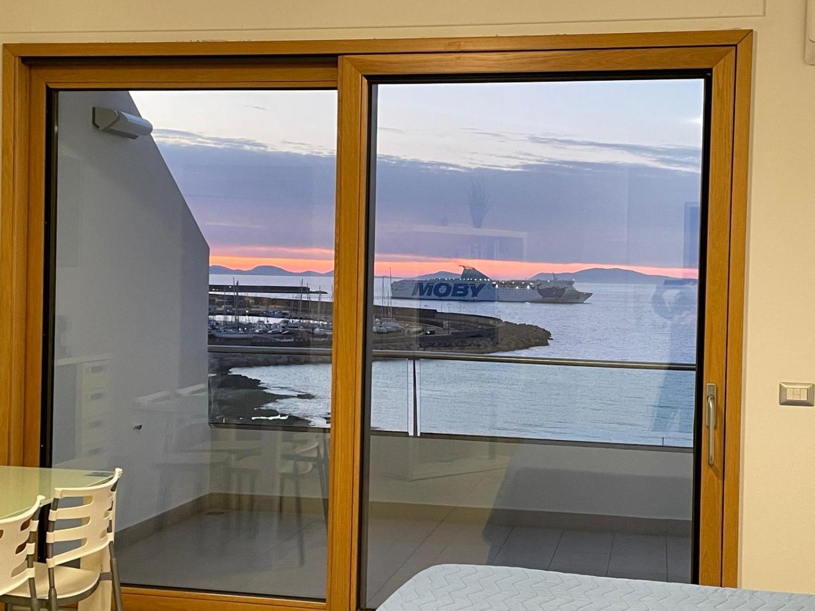 Casa Vacanza Acquamarina Porto Torres Bagian luar foto